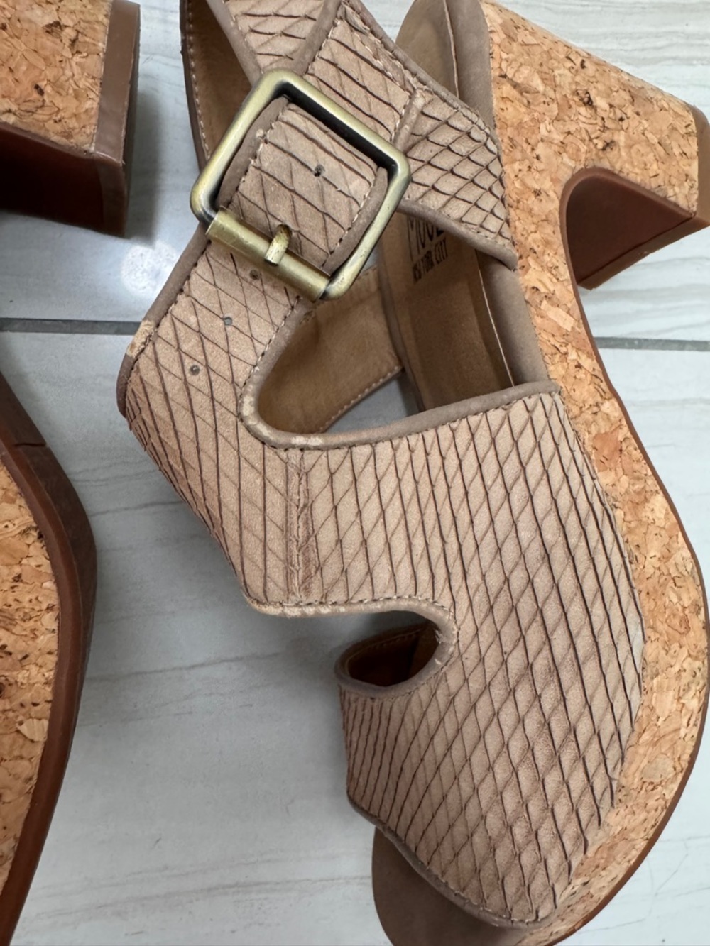 Miz Mooz Cosma Beige/Tan Textured Slingback Sandals Block Heel Sz 6.5 - Picture 4 of 16